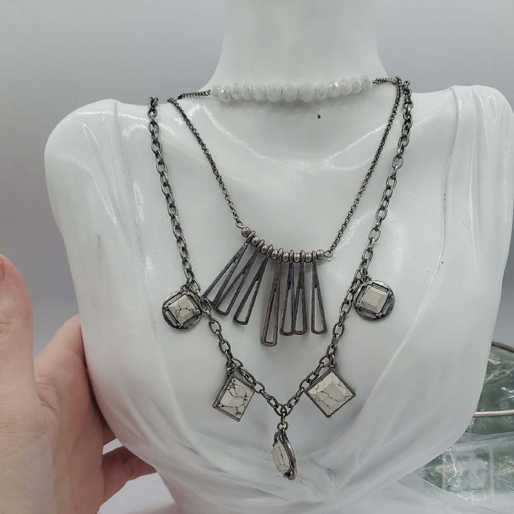 Elegant Silver Tone Necklace with Faux White Turquoise Accents 44 Inch N3813